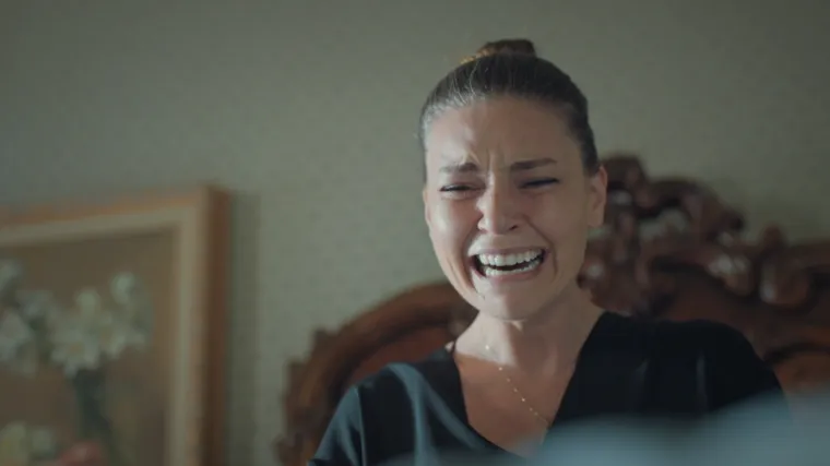 Sureja napu&scaron;ta Faruka nakon &scaron;to je na slici vidjela njega i Begum (Istanbulska nevjesta)