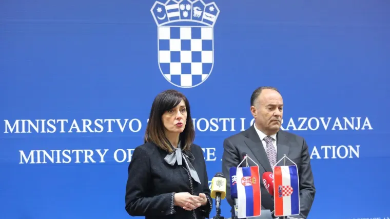 Srbijanski ministar u Zagrebu: hrvatski učenici u Srbiji dobit će nove modele udbženika