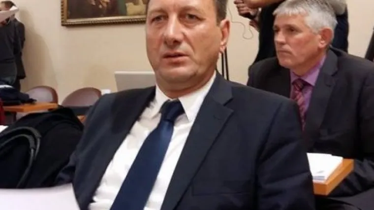 HDZ-ovac Lučić živi u gradskom stanu, a iznajmljuje vilu za 6 tisuća eura na tjedan!