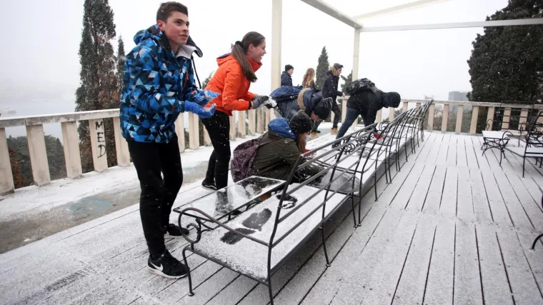 Zbog sigurnosti učenika odgođena nastava u &scaron;kolama na području Splitsko-dalmatinske županije