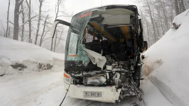 Dovr&scaron;en očevid nakon stravičnog sudara u G. Jelenju, policija: 'Kriv je vozač autobusa'