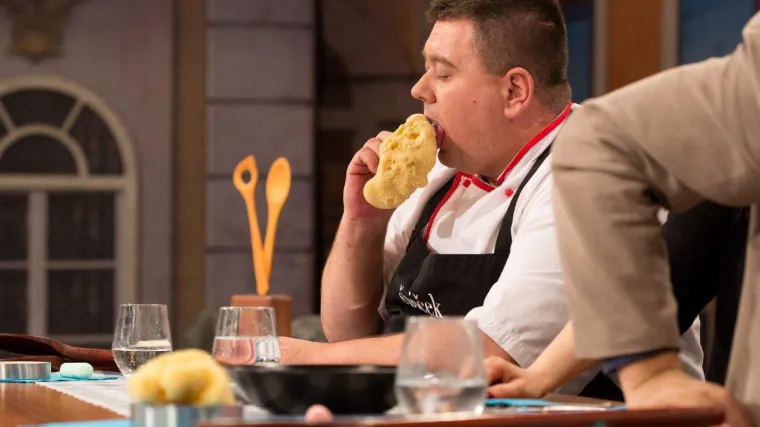 Ružica i Barica zapalile žiri - &Scaron;piček ispirao jezik spužvom!