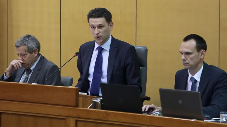 Petrov se vratio u saborsku fotelju predsjedavajućeg: 'Očekivao sam minimalno pljesak'