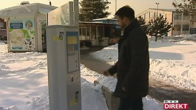 Lokalna politika zna biti jo&scaron; luđa: u Zapre&scaron;iću HDZ-ovac ujedinio cijelu oporbu zbog naplate parkiranja, a zajedno su 'raskomadali' Tita