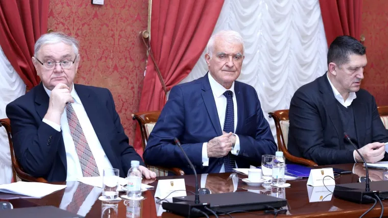 Vijeće prelomilo: pozdrav 'Za dom spremni' dozvoljen samo u iznimnim slučajevima, zvijezda petokraka nije sporna