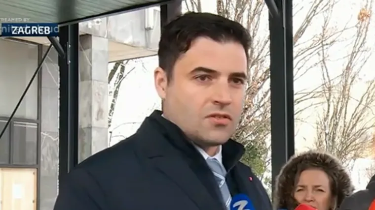 'Pleković se sakrio iza skuta Zvonka Kusića'