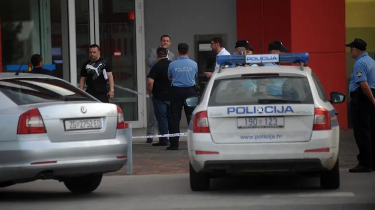 Buran obračun u Petrinji: svađu u kafiću poku&scaron;ao rije&scaron;iti automatskom pu&scaron;kom