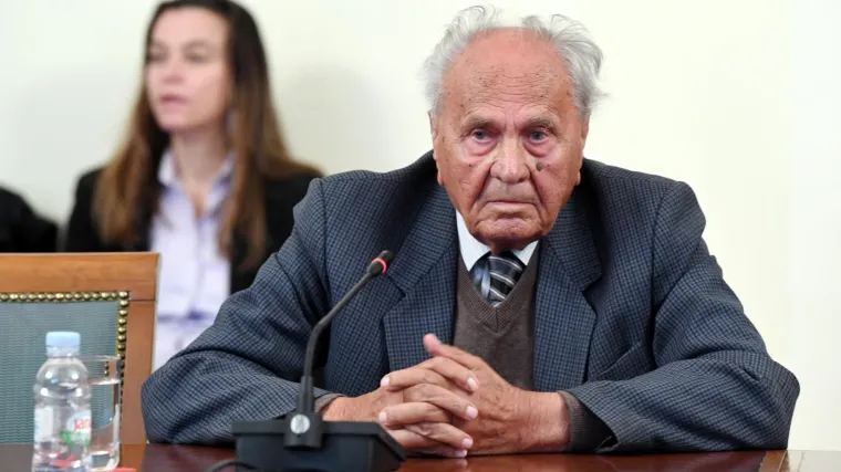 'Pobjeda je na mojoj strani':  Manolić oslobođen optužbe da je oklevetao Karamarka tvrdnjom da je bio suradnik Udbe