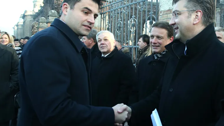 HDZ na sigurnoj udaljenosti ispred SDP-a, zaustavljen rast Živog zida, Most nakon tri mjeseca pada preokrenuo trend