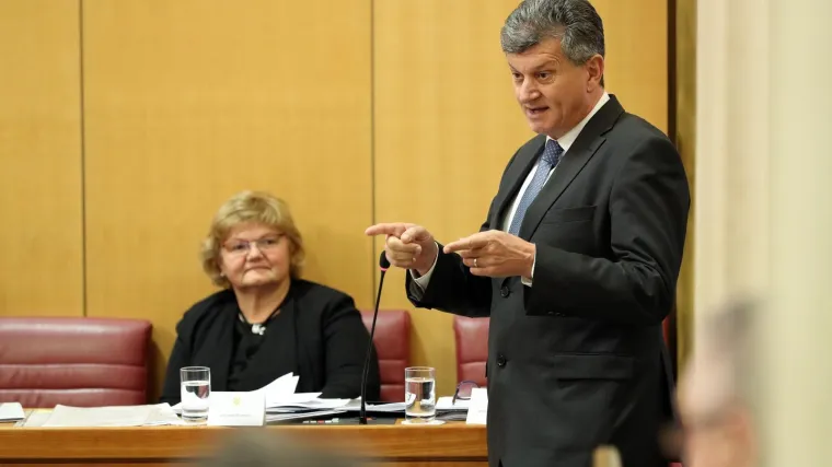 Fond za skupe lijekove pokrenut je prije tri mjeseca, a država u njega nije uplatila ni lipe