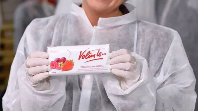 Čak je sama sebi i lajkala: predsjednica objavila 229 fotografija, prozvali je 'Vilom Velebita', ali i napadali