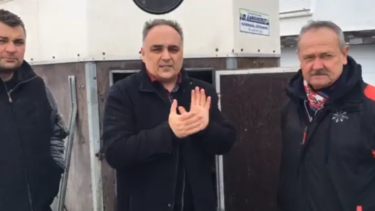 Magarci idu u bolji život u Zagreb! Antun Pono&scaron;: 'Uspjeli smo ih evakuirati iz pakla'