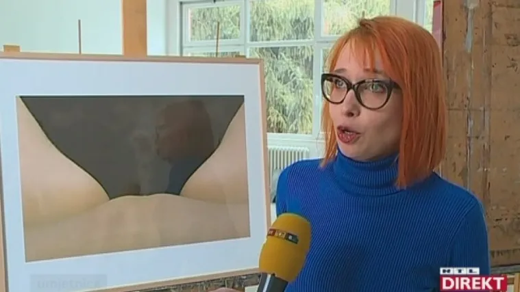 Ćudoređe u Osijeku: muzejsko vijeće traži smjenu ravnateljice zbog fotografije ženskog međunožja iz kojeg ide dim