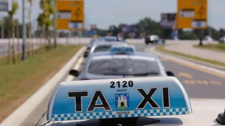 Nakon vožnje je prijetio pi&scaron;toljem, krao vozačima novac i otimao im vozila