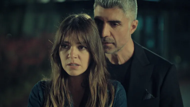 Faruk teško podnosi razvdojenost od Sureje (Istanbulska nevjesta)