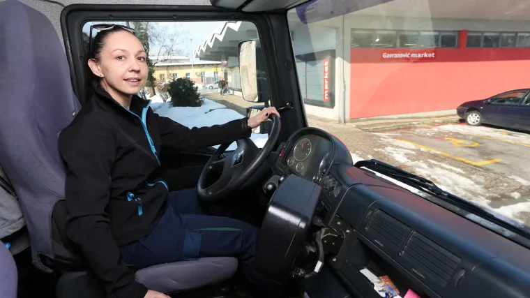 Upoznajte Jelenu, prvu i jedinu vozačicu kamiona u gradskoj tvrtki Čistoća