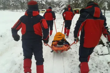 Snijeg s krova zatrpao muškarca u općini Josipdol: Hitna pomoć nije mogla do njega, spasio ga HGSS