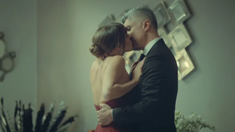 Faruk je ljubomoran na Surejinog odvjetnika Džana (Istanbulska nevjesta)