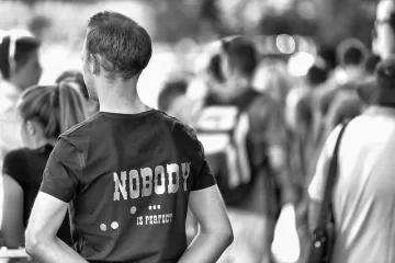 'Misliš kako će sve biti odlično ako se ponašaš savršeno. Ljudi će te voljeti, otvorit će ti se sve u životu. Stvari nisu takve'