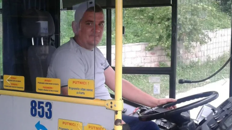 Vozač javnog prijevoza pokazao veliko srce i usred radnog vremena odvezao majku s bolesnim djetetom na Hitnu pomoć