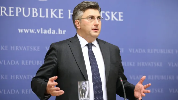 Plenković o LNG terminalu: 'SDP i Most pjevaju sasvim novu pjesmicu nego prija&scaron;njih godina'