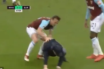 Kapetan West Hama potukao se s navijačem, vlasnici kluba pobjegli sa stadiona