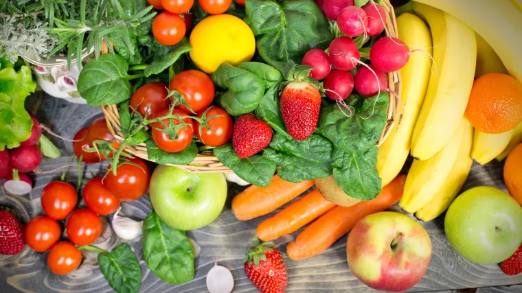 Njemački kuhar spravlja jela od ostataka povrća, time minimizira bacanje hrane