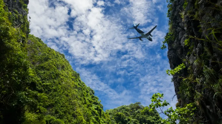 Pao u planine i zapalio se, poginulo 11 ljudi