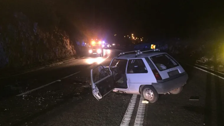 Te&scaron;ka prometna nesreća kod &Scaron;ibenika: ozlijeđena mlada djevojka, policajci je izvlačili iz automobila