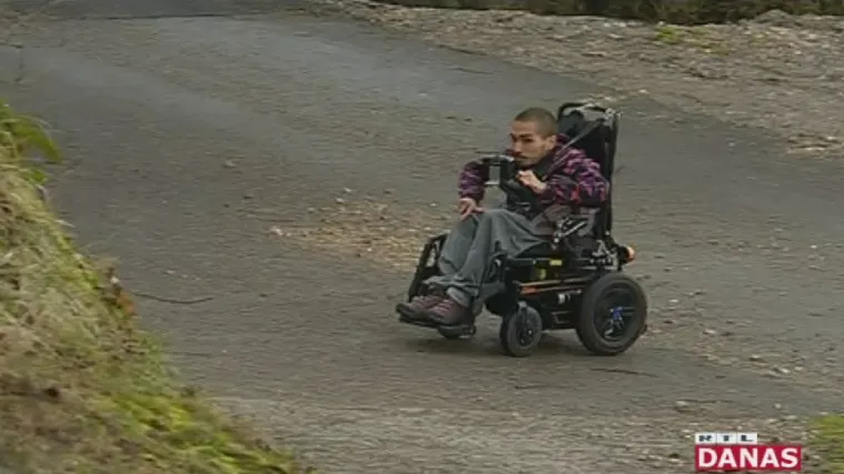 Rimac napravio posebnu bateriju za invalidska kolica i darovao normalan život te&scaron;ko bolesnom Rolandu