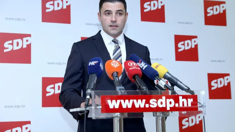 'Reforme se ne provode, ovo je Vlada odgoda'