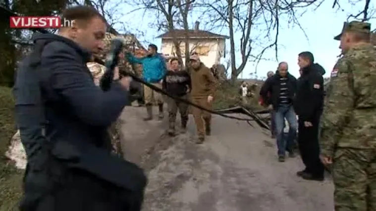 Velika gesta ministra obrane: Krstičević spasio ženu iz uru&scaron;ene kuće