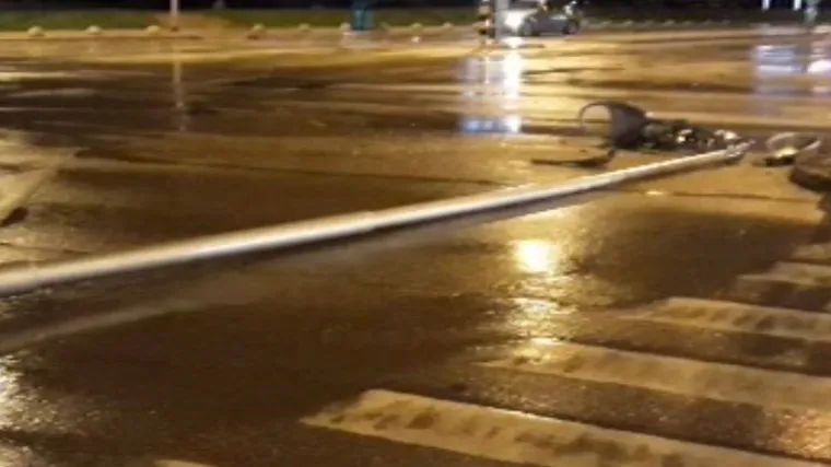 Pro&scaron;li tjedan pao 10-metarski rasvjetni stup u Splitu: doznajemo - godi&scaron;nje ih padne barem tri!