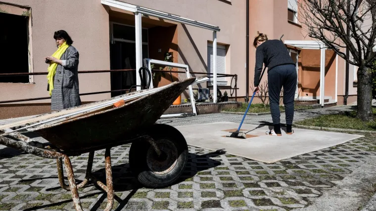 Drama u Zapre&scaron;iću: netko je postavio bombu ispred zgrade, od detonacije su popucala stakla