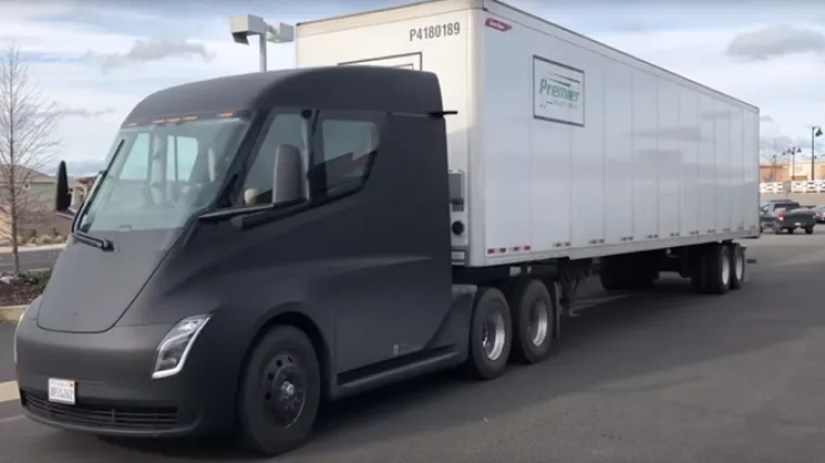 Snimka je dokaz, Tesla Semi na cesti je vrlo uzbudljiv prizor