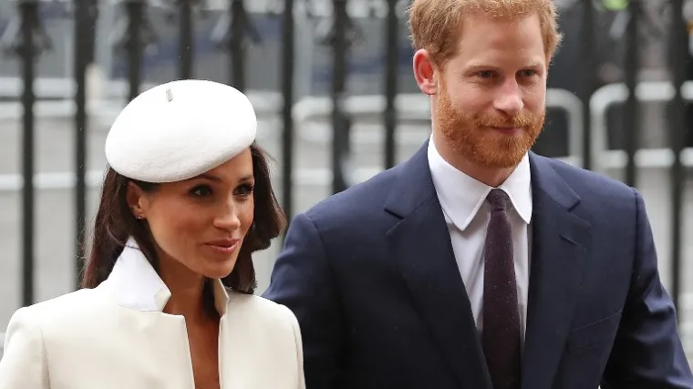 Stigle su prve slike iz filmske adaptacije ljubavne priče Meghan Markle i princa Harryja koja uskoro stiže na male ekrane