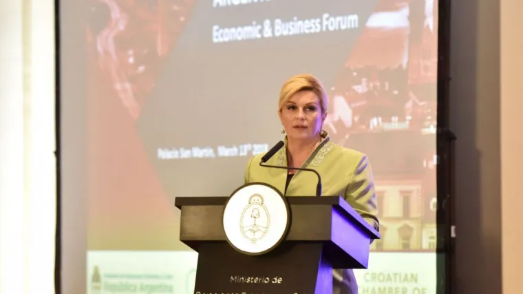 Predsjednica reagirala na optužbe da se 'ponosi Pavelićem': 'Samo zlonamjerni mogu i&scaron;čitavati veličanje totalitarnog režima'