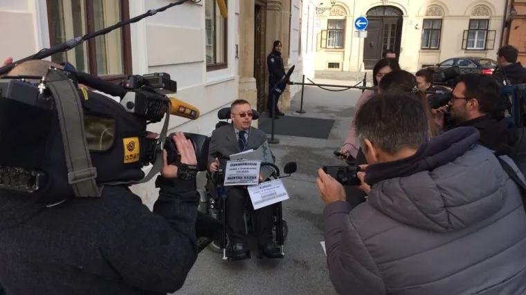 Nakon priče u Potrazi, ministrica Murganić obećala Stjepanu Petri&scaron;iću rje&scaron;avanje njegova problema!