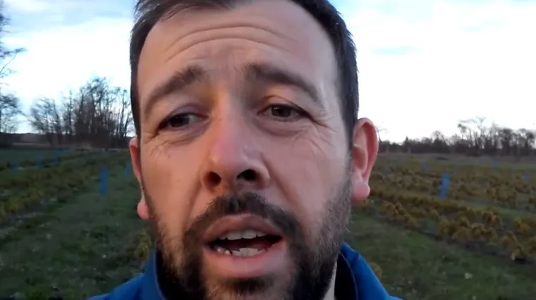 'Kako da bude&scaron; Hrvat ako tu i tamo ne&scaron;to ne ukrade&scaron;': Slavonac snimio urnebesnu poruku lopovu koji mu je ukrao voćke