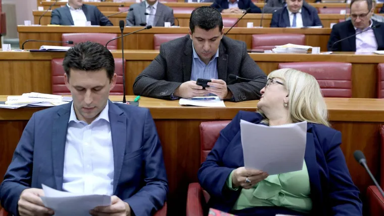 Oko dokumenta podijeljeni i u Mostu i u Živom zidu