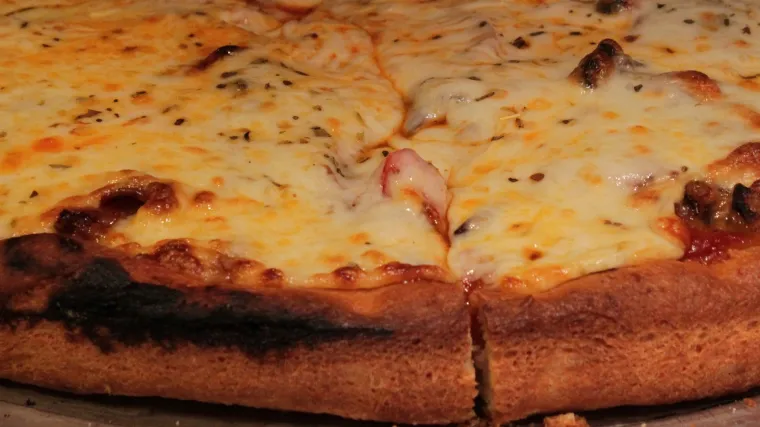 Oborila Guinnessov rekord: pizza sa 111 vrsta sireva