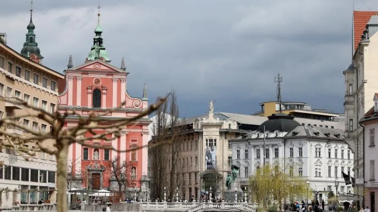 Slovenija bi danas trebala predati pismo Europskoj komisiji glede tužbe protiv Hrvatske