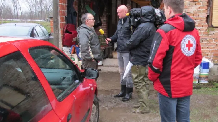 Reporteri RTL-a na najkritičnijim mjestima: vodostaji rastu, Karlovac i&scaron;čekuje vodni val, u Kosinju ljutiti!