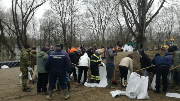 Sava u Jasenovcu dosegnula iznad 900 cm: progla&scaron;eno izvanredno stanje