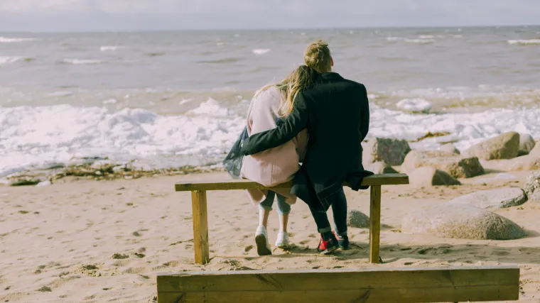 Zašto ljudi s dolaskom proljeća i ljeta prekidaju veze? Iza toga stoji zanimljiv razlog