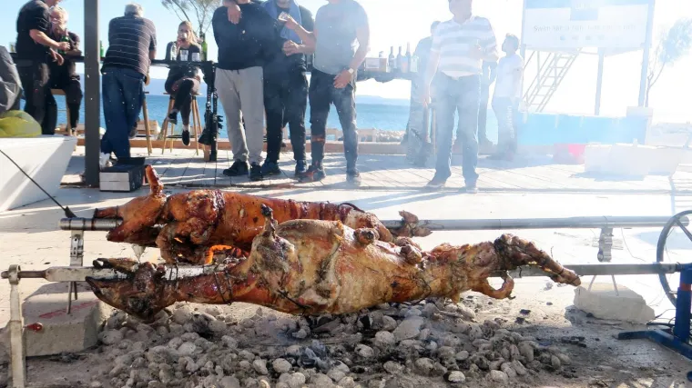 Načelnik pojeo 'stado janjaca, a nije platio': ugostitelj ga tuži za 185.000 kuna