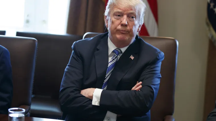 Napokon na strani sirotinje: Trump obećao smanjiti cijene lijekova na recept