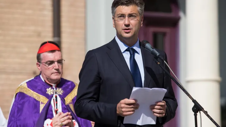 Crkva okreće leđa HDZ-u, svećenici pozivaju na prosvjed ispred sjedi&scaron;ta stranke