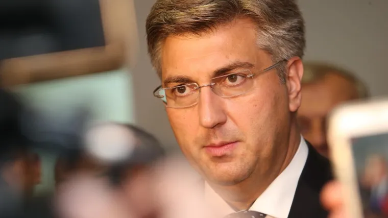 Izlazak na biračka mjesta očekuje nas najkasnije u rujnu?
