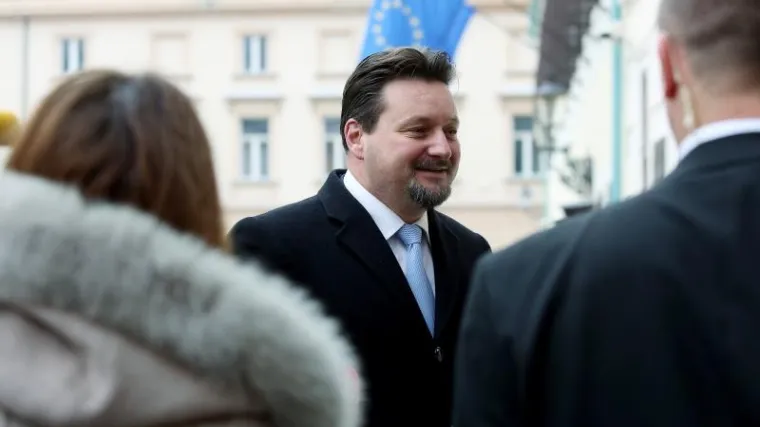 'To je učinila većina zemalja EU, a interpretativna izjava govori o stavu Vlade'